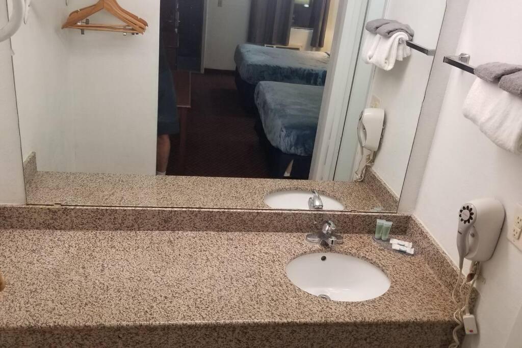 Osu Queen Hotel Room 118 Booking Stillwater Extérieur photo